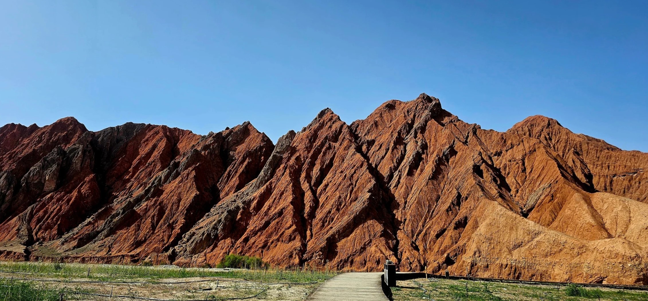 1737824616155288.jpg red mountain.jpg